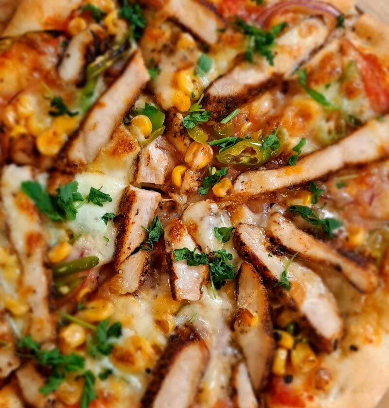 Spicy chicken pizza